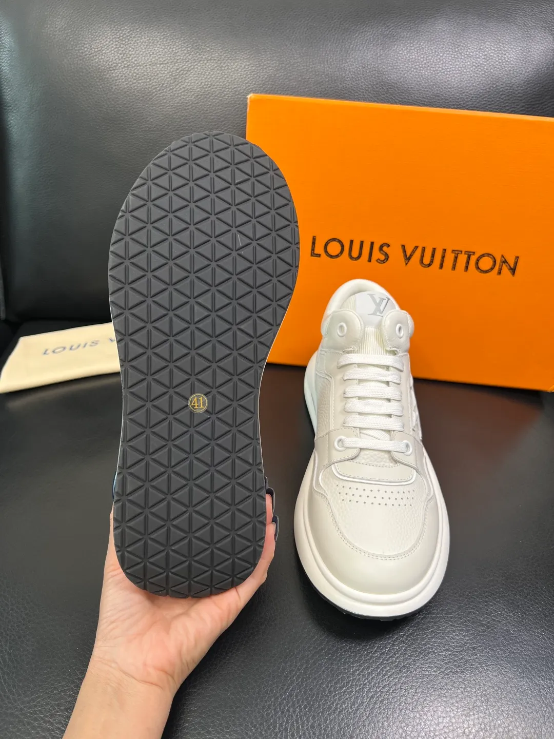 Men's shoes 💰820 Lv high quality top crafts Louis Vuitton, sports sneakers counter synchronization, uppers imported from Italy, high quality splicing colorful complex crafts, imported mesh pads soft and comfortable, soles: original soles specially provided by the original factory, T men's shoes 💰U exclusive movable molded soles super comfortable, original factory single goods, code number 39-44 (customized 38 45)